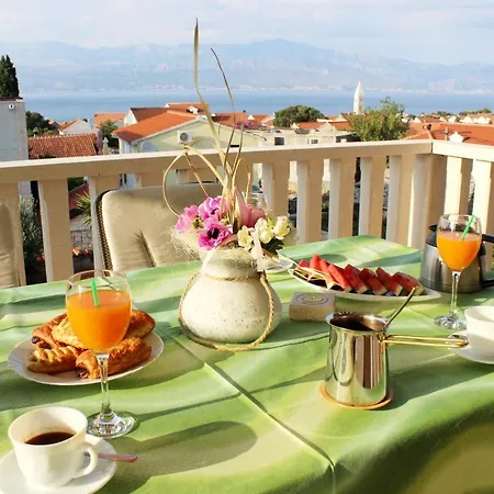 Guest house Marinovic 3462 Supetar