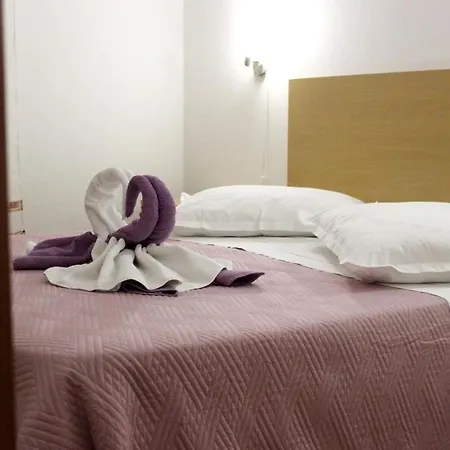 Marinovic 3462 Gostinjska kuća