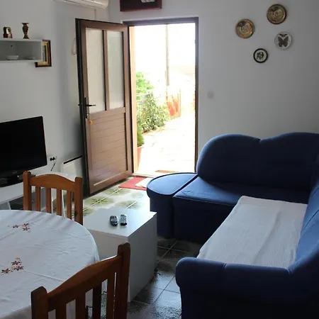 Marinovic 3462 Guest house Supetar
